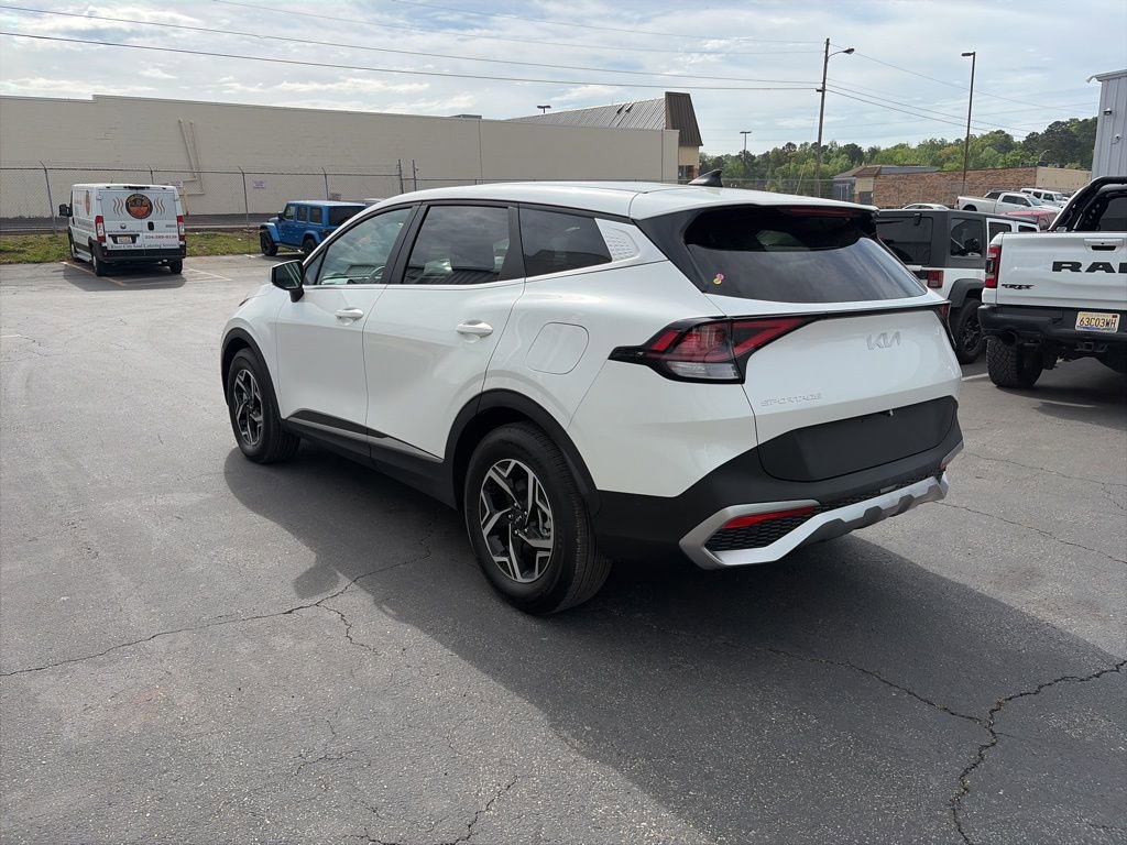 Used 2023 Kia Sportage LX image 5