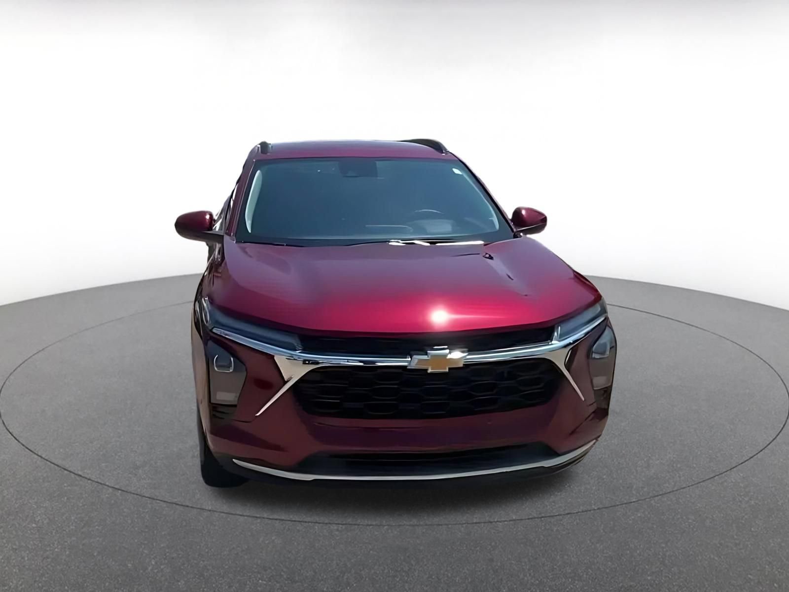Used 2025 Chevrolet Trax LT FWD image 4