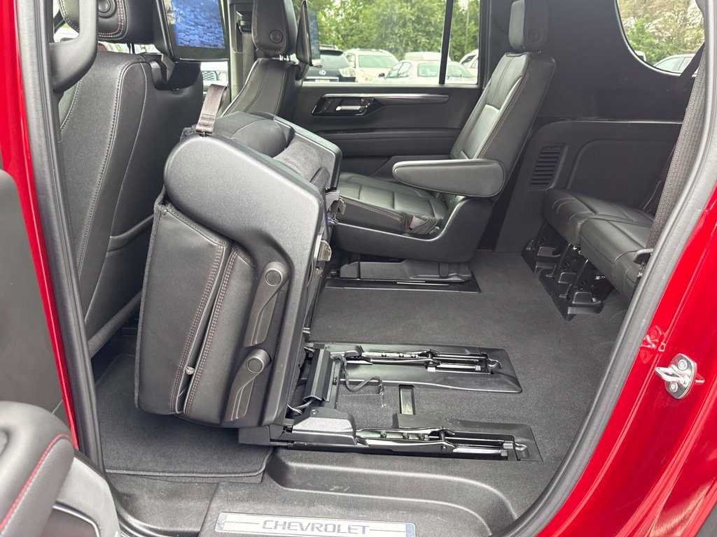 Used 2026 Chevrolet Suburban RST w/ Advanced Technology Package AWD/4WD image 55