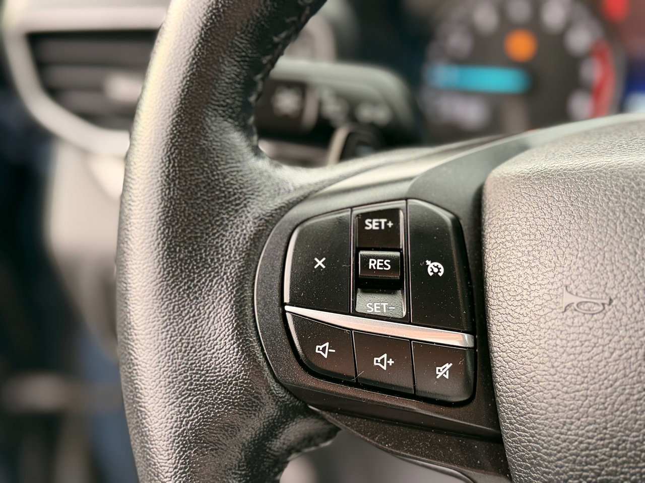 Used 2020 Ford Explorer XLT w/ Equipment Group 202A image 14