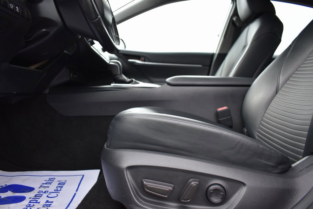 Used 2019 Toyota Camry SE image 8