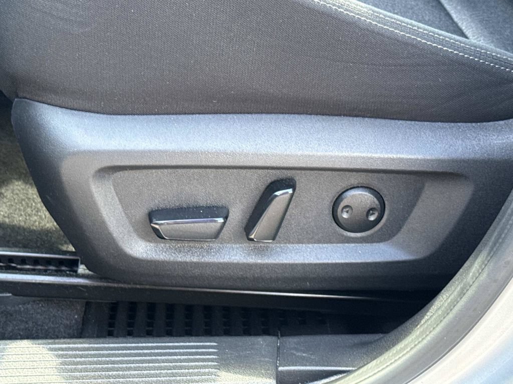 Certified 2024 Nissan Rogue SV FWD image 21