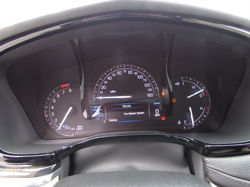 Used 2017 Cadillac XT5 FWD image 17
