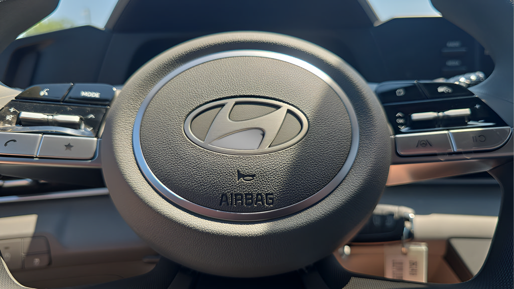 New 2026 Hyundai Elantra SE FWD image 12