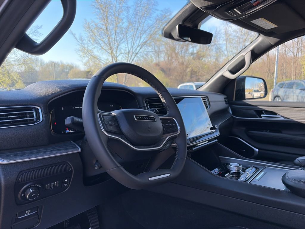 Used 2024 Jeep Wagoneer Series II w/ Flexible Seating Group AWD/4WD image 11