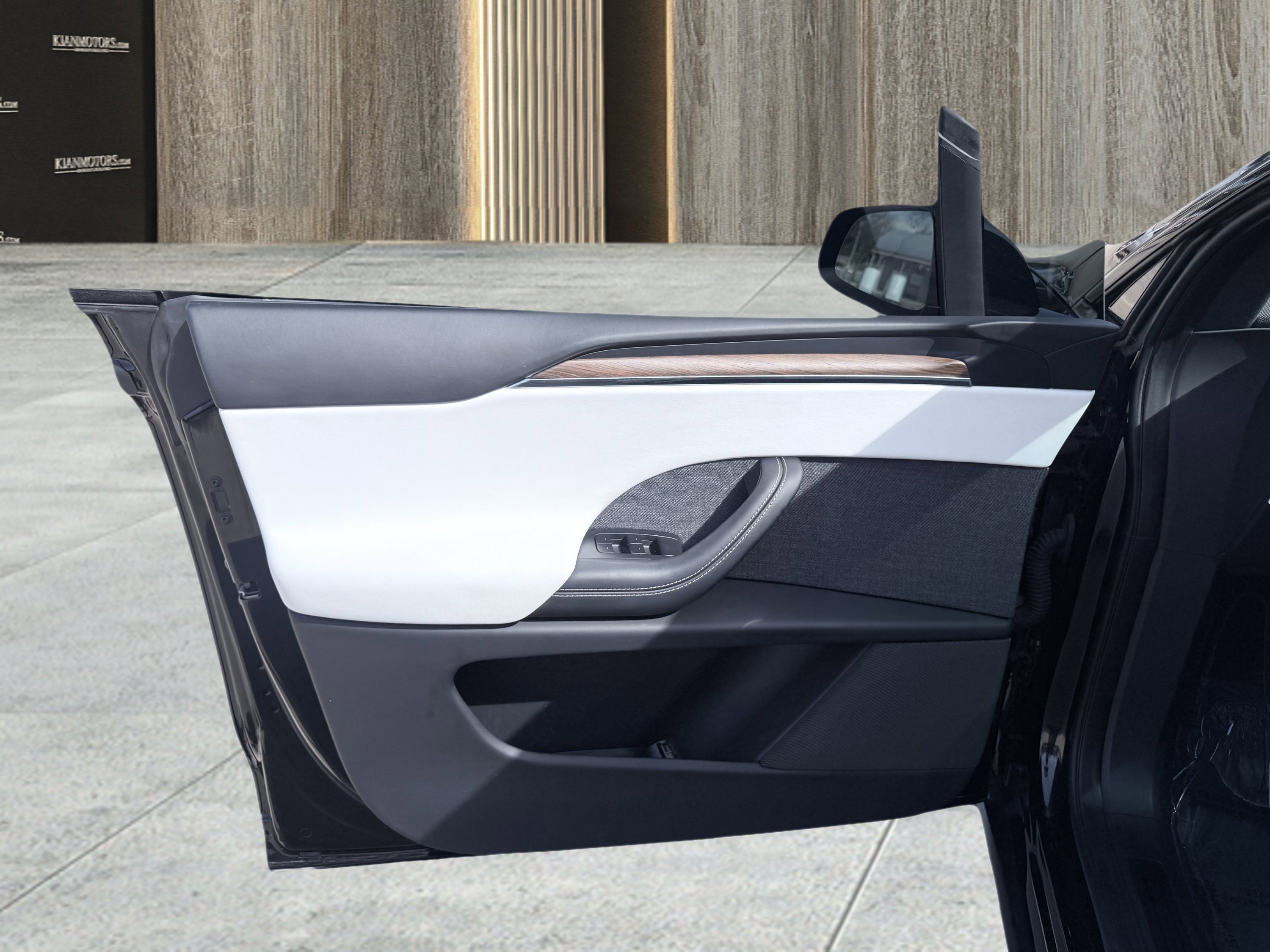 Used 2023 Tesla Model X image 18