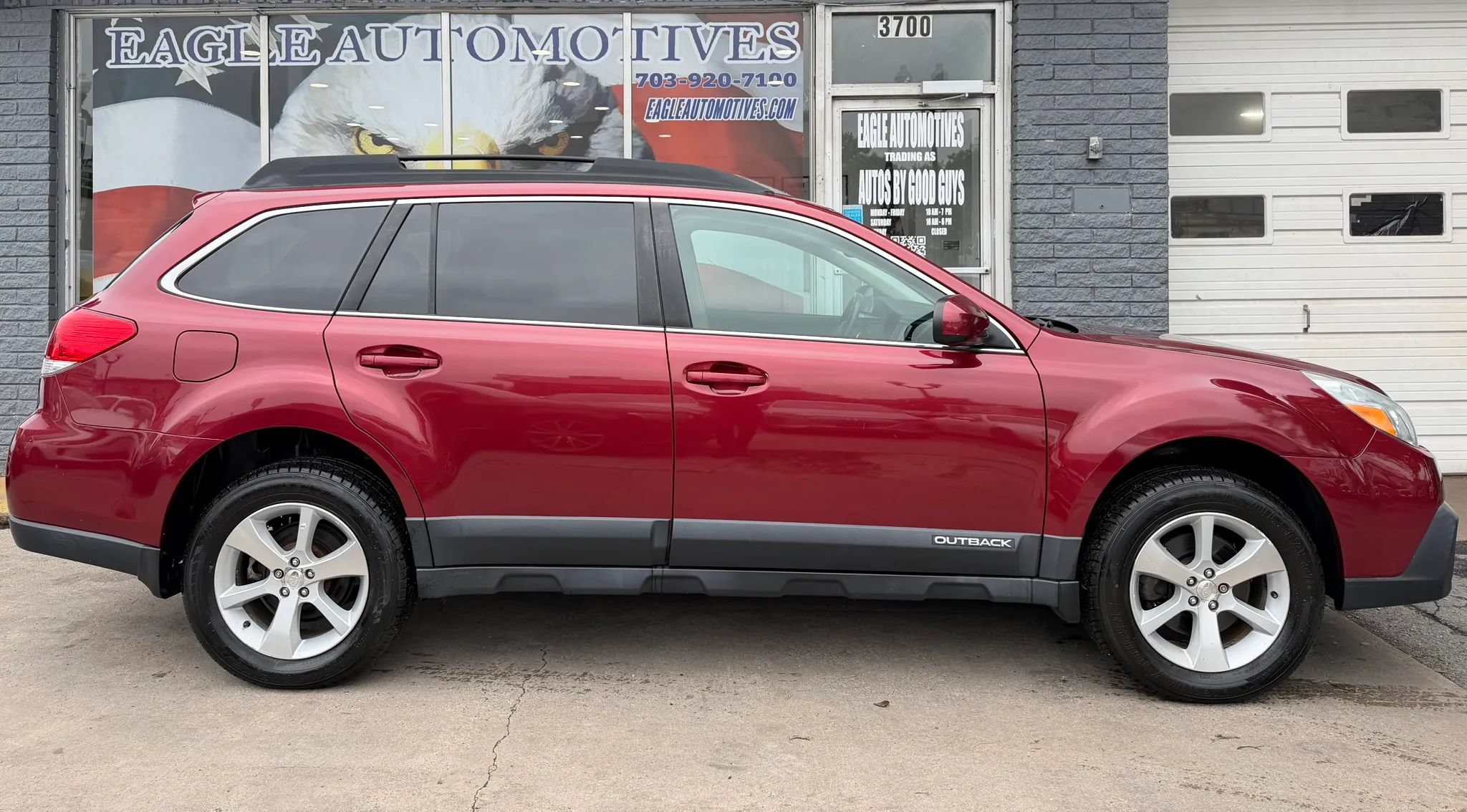 Used 2014 Subaru Outback 3.6R Limited AWD/4WD image 2