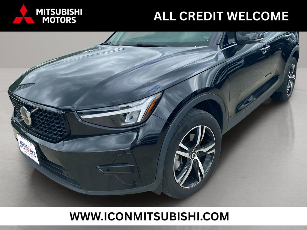 Used 2024 Volvo XC40 B5 Core