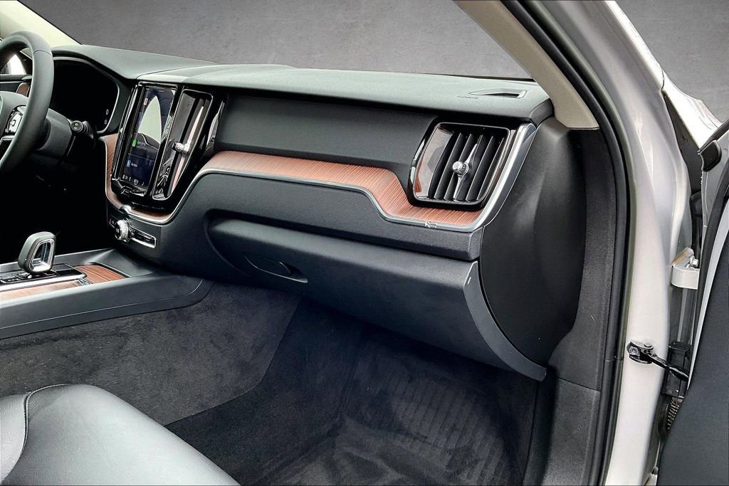 Certified 2023 Volvo XC60 B5 Plus w/ Protection Package Premier image 25