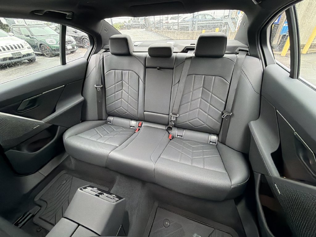 Used 2026 BMW i5 eDrive40 w/ Premium Package AWD/4WD image 21