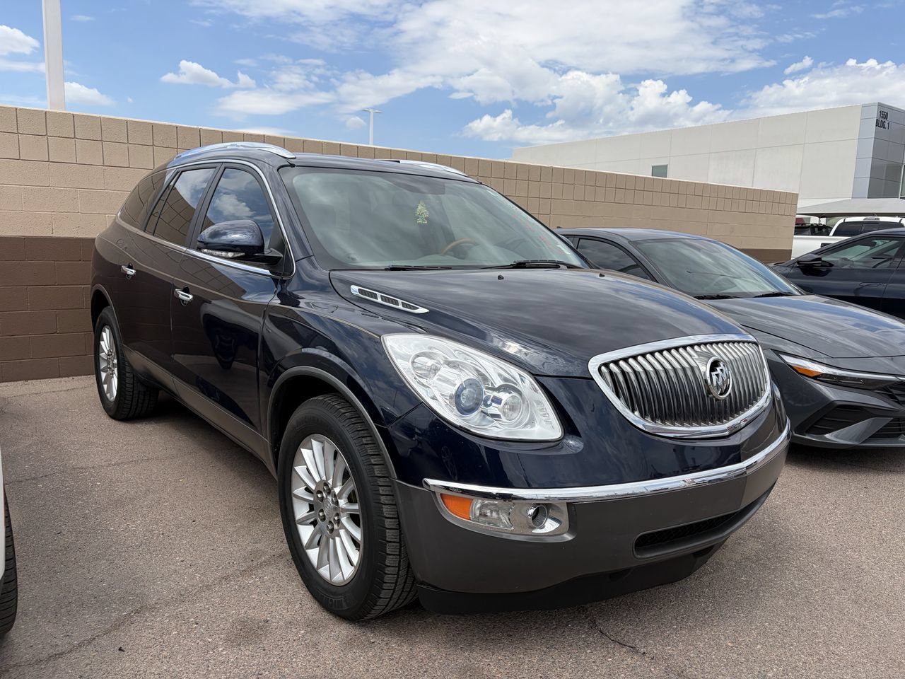 Used 2012 Buick Enclave Leather w/ LPO, Cargo Convenience Pkg FWD image 2