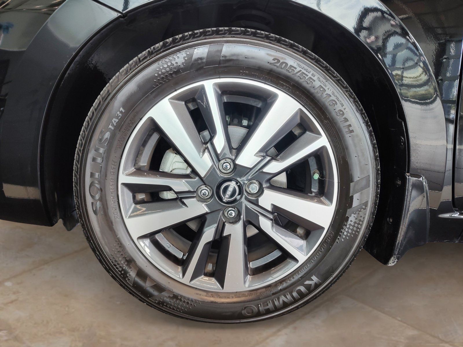 Used 2024 Nissan Versa S w/ S Plus Package FWD image 27