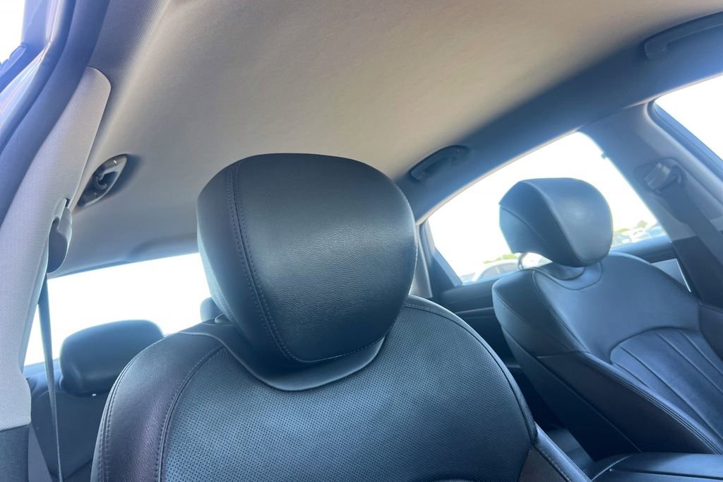 Used 2018 Genesis G80 3.8 RWD image 18