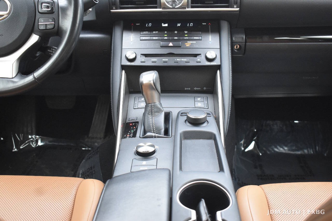 Used 2018 Lexus IS 300 AWD w/ Comfort Package image 27