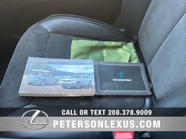 Used 2023 Jeep Grand Cherokee L Laredo image 26