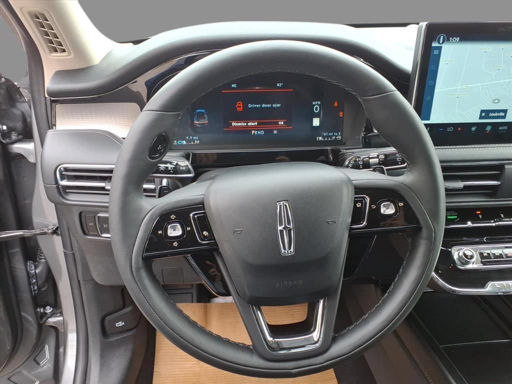 New 2025 Lincoln Corsair Reserve w/ Rear Removable Package Tray AWD/4WD image 18