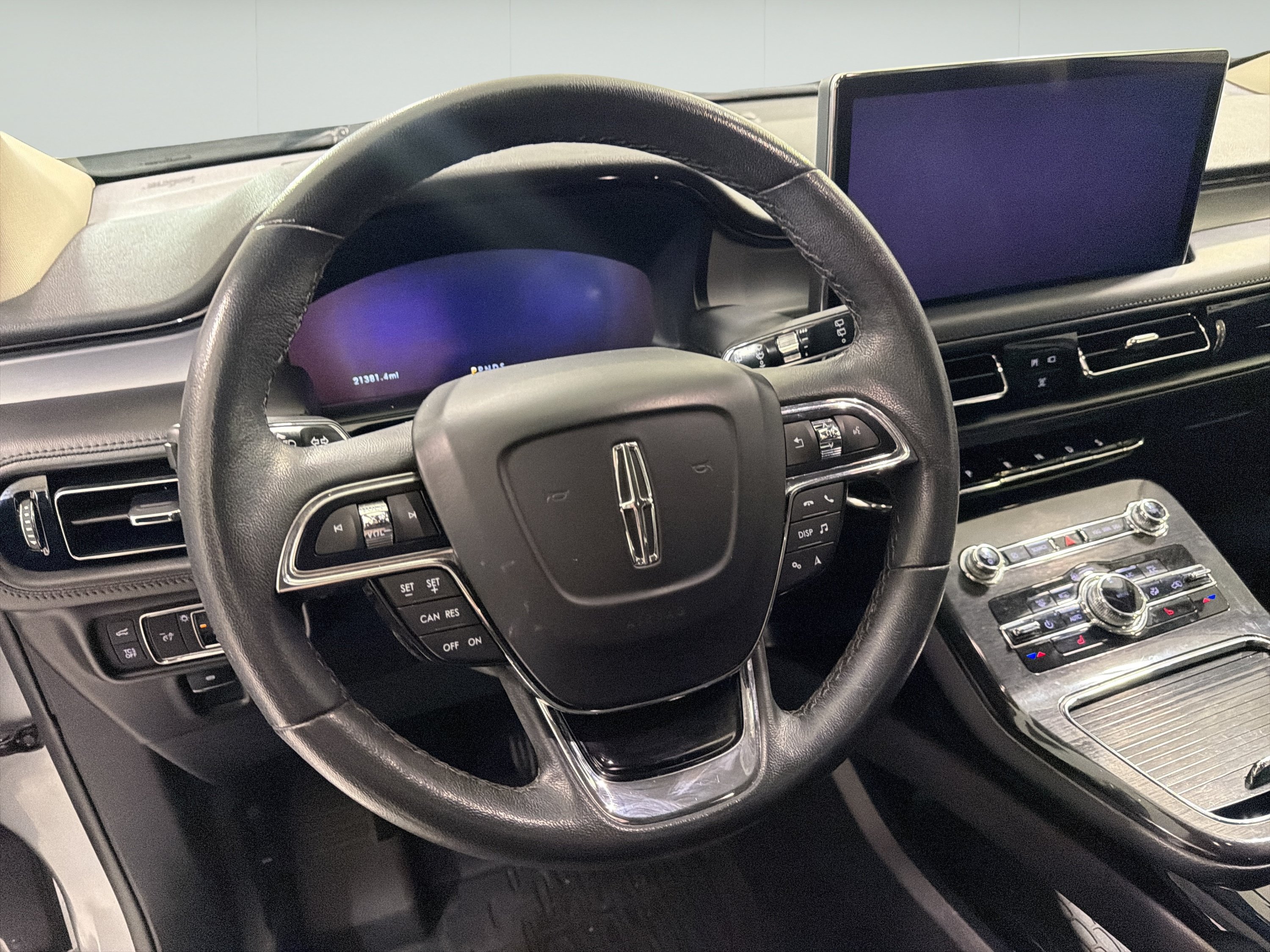 Used 2023 Lincoln Nautilus FWD w/ Premium Package image 17