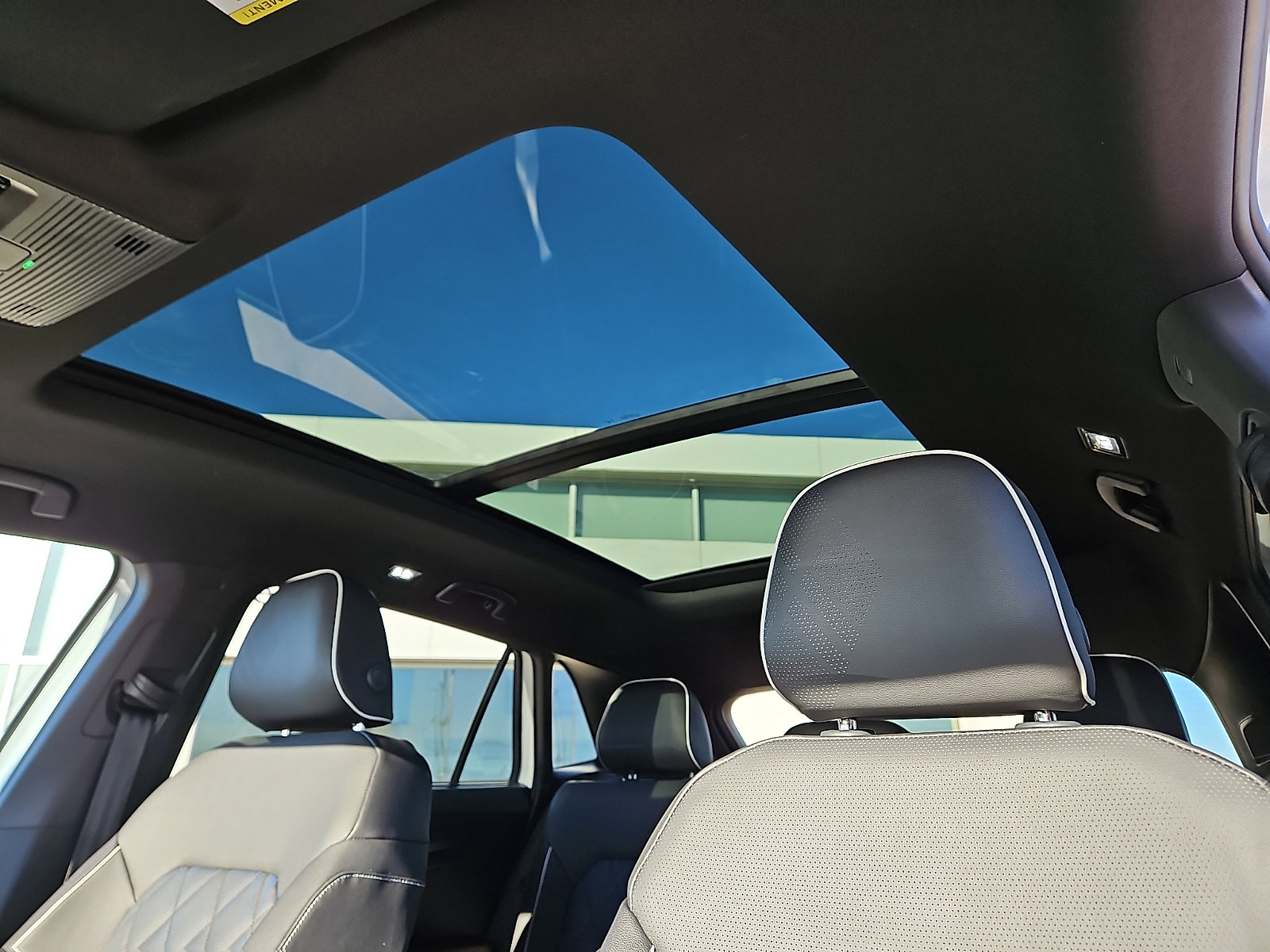 New 2026 Volkswagen Atlas Cross Sport SEL Premium R-Line image 15