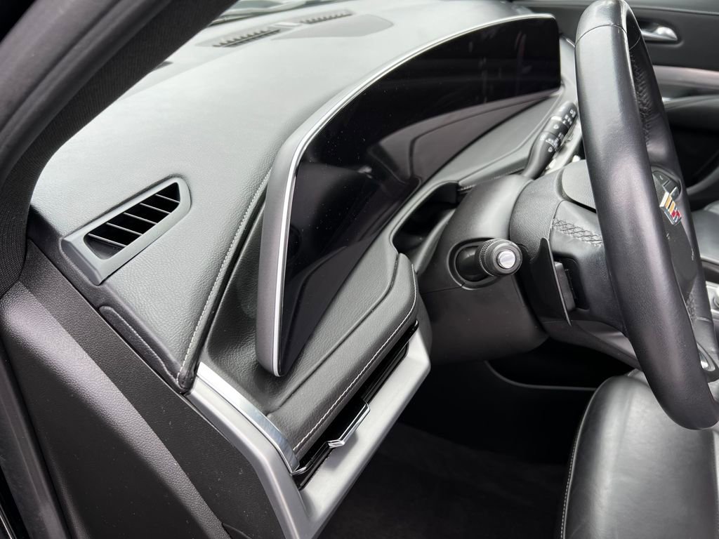 Used 2024 Cadillac XT4 Premium Luxury image 22