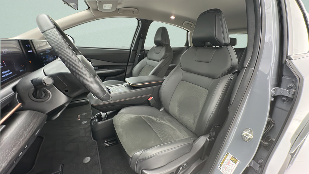 Used 2024 Nissan Ariya AWD image 13