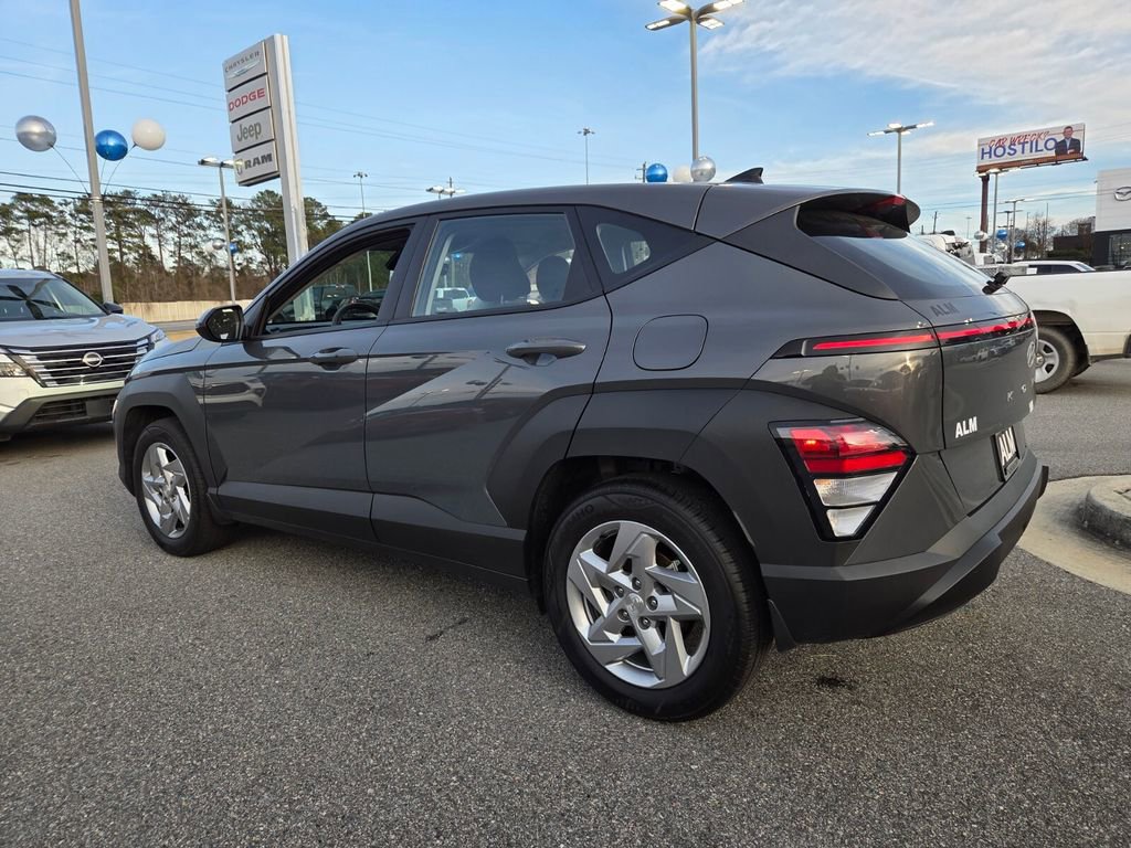 Used 2025 Hyundai Kona SE image 9