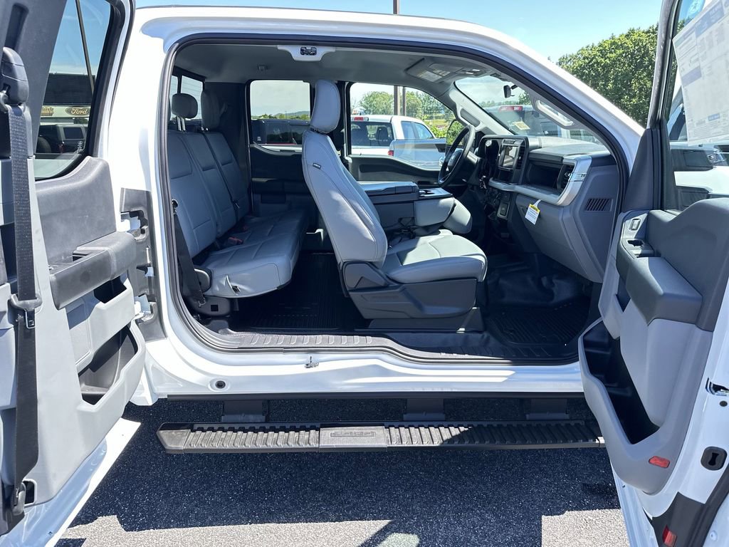 New 2025 Ford F350 XL w/ XL Chrome Package RWD image 15