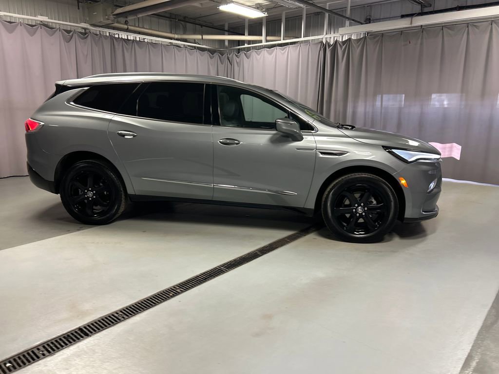 Used 2024 Buick Enclave Essence w/ Sport Touring Edition image 8