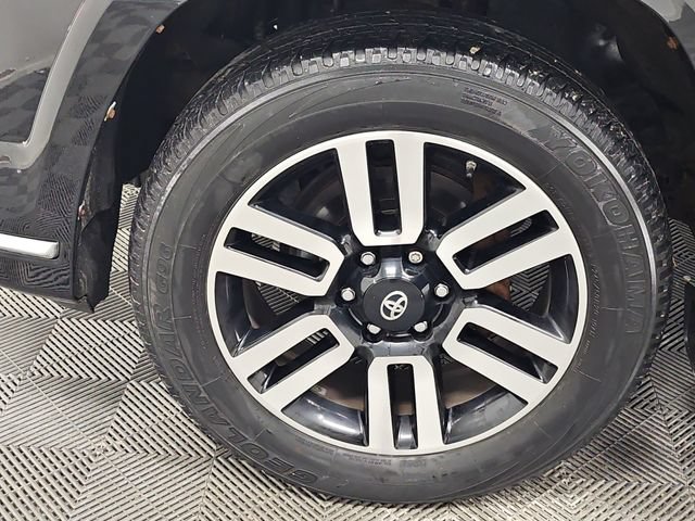 Used 2016 Toyota 4Runner SR5 AWD/4WD image 29