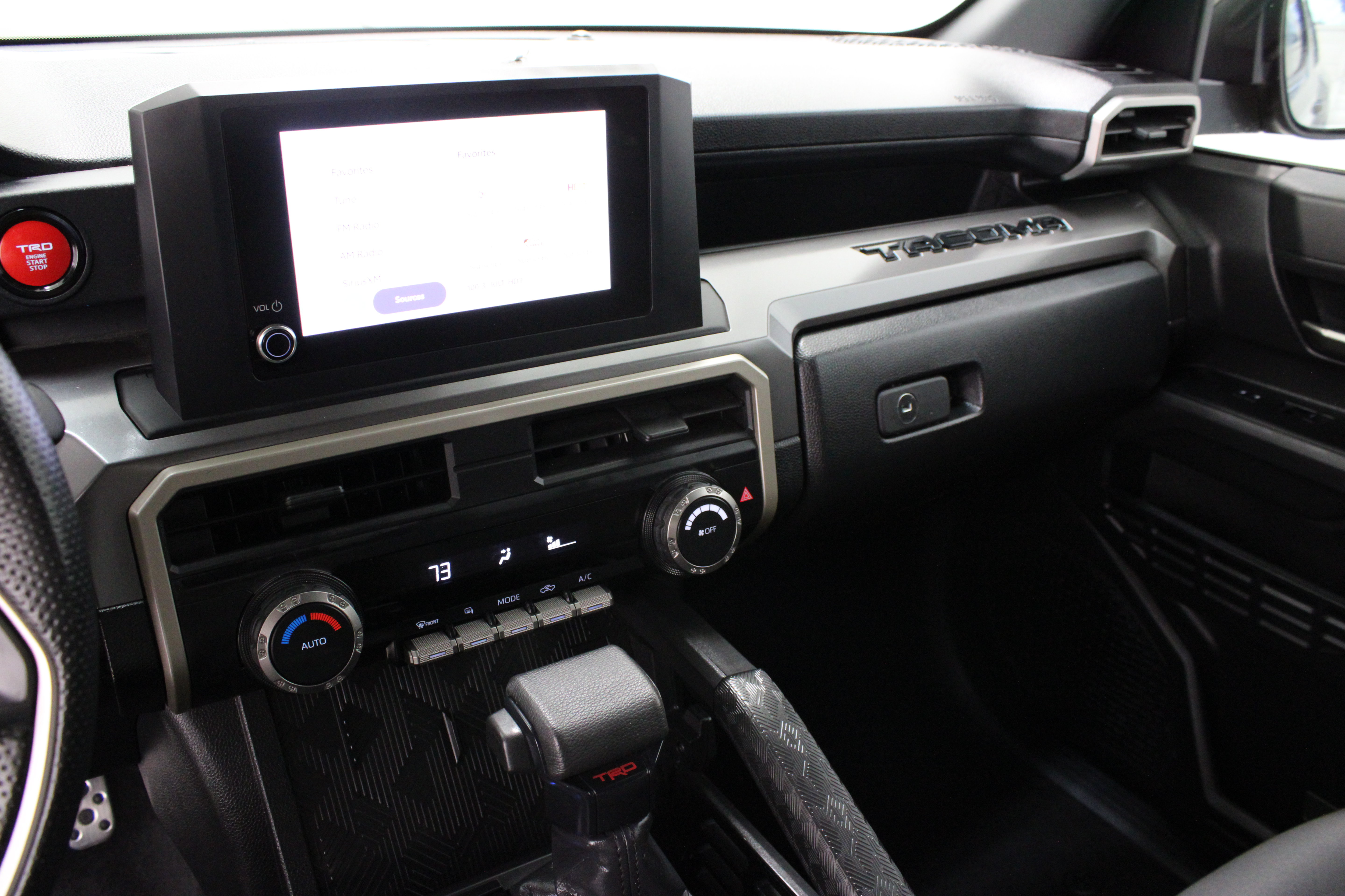 Used 2024 Toyota Tacoma TRD Sport AWD/4WD image 15