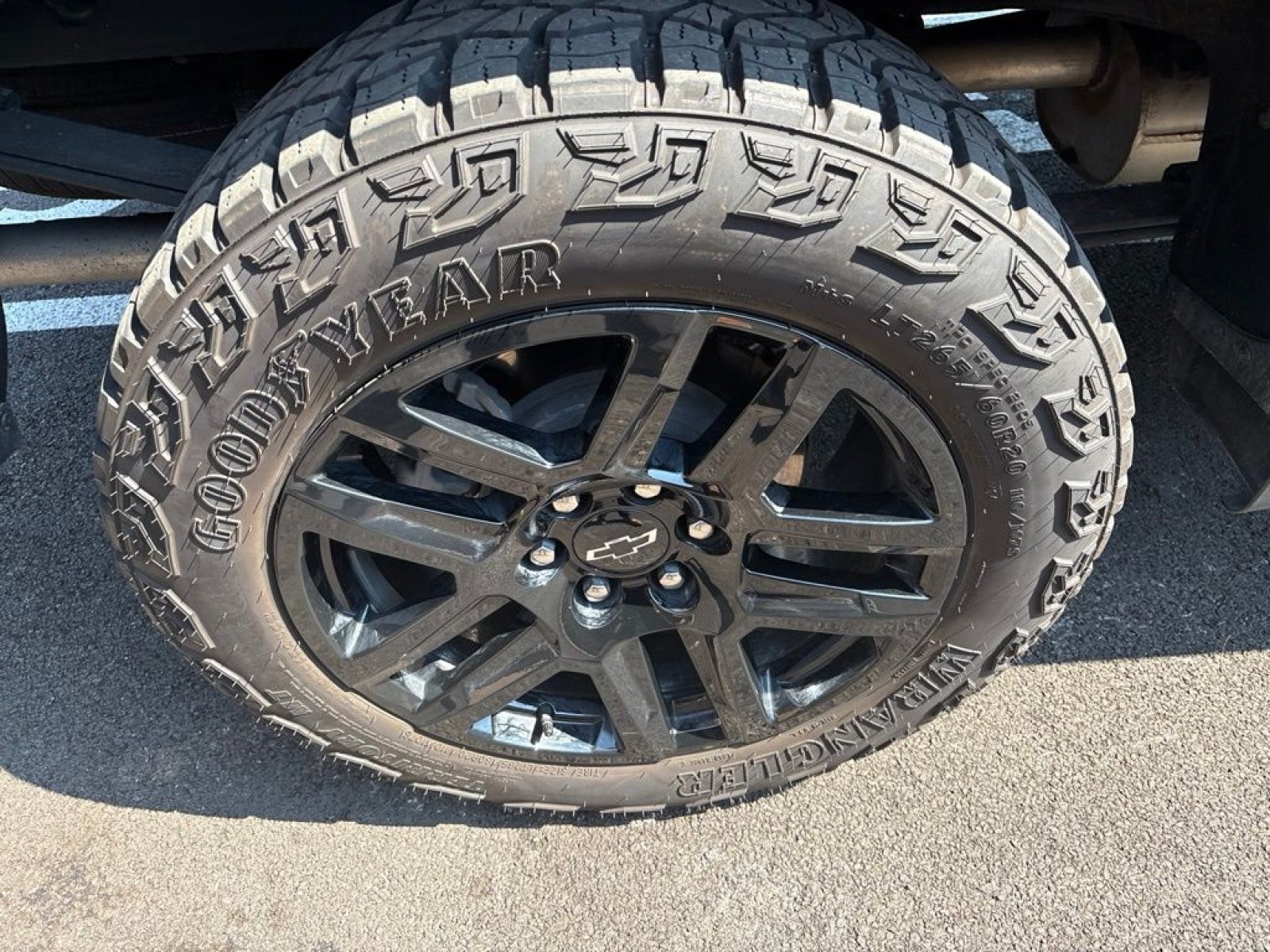 Used 2025 Chevrolet Silverado 1500 Custom Trail Boss w/ LPO, Dark Essentials Package AWD/4WD image 19