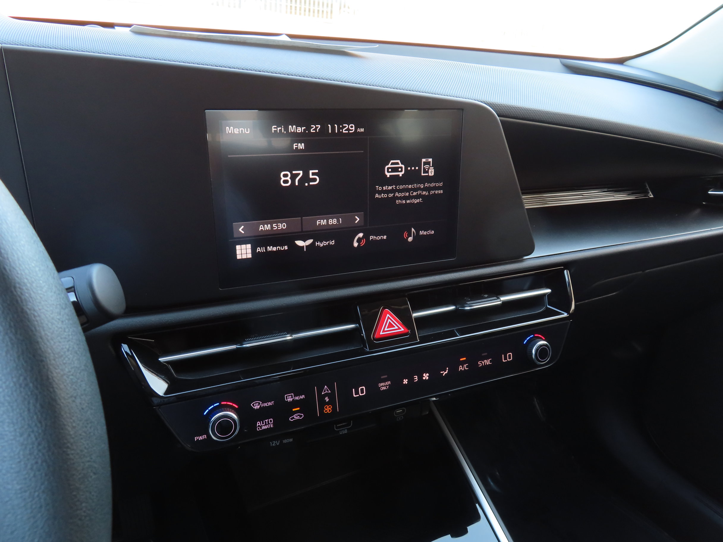 Used 2025 Kia Niro LX image 26