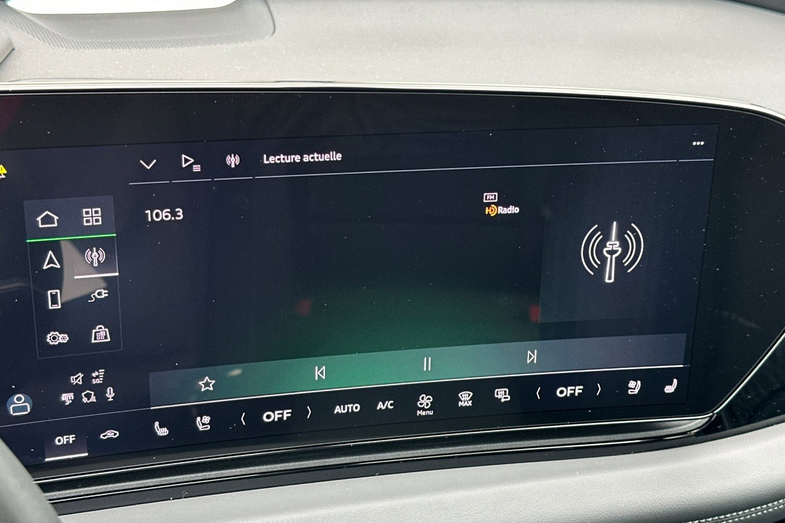 Used 2025 Audi A6 e-tron Premium Plus w/ Premium Plus image 21