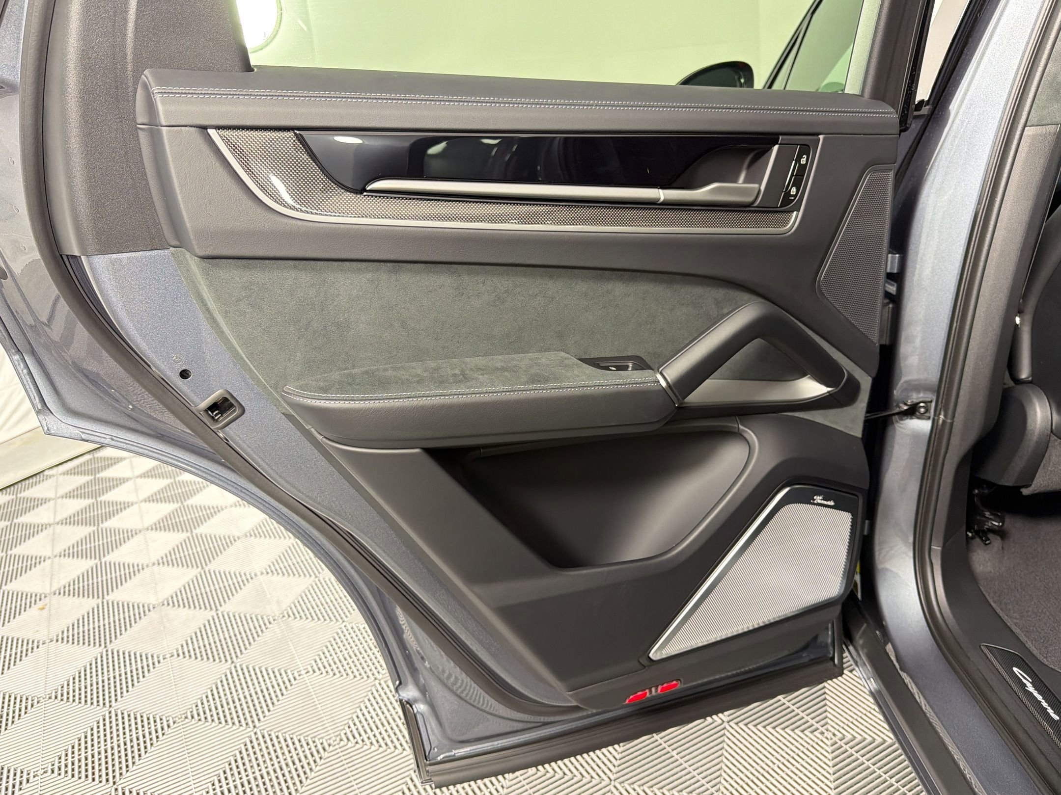 New 2026 Porsche Cayenne GTS image 17