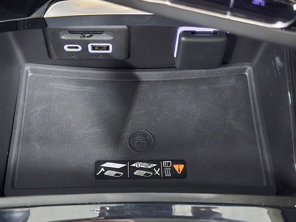 Used 2022 Buick Envision Avenir w/ Technology Package II image 22