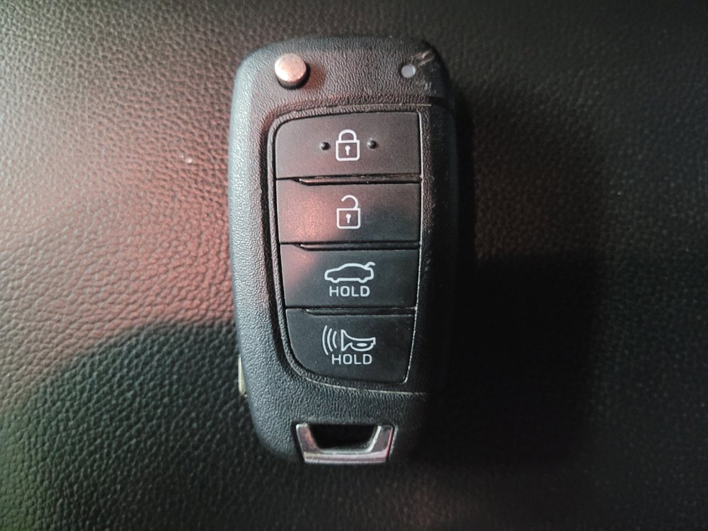 Used 2025 Hyundai Elantra SE FWD image 32