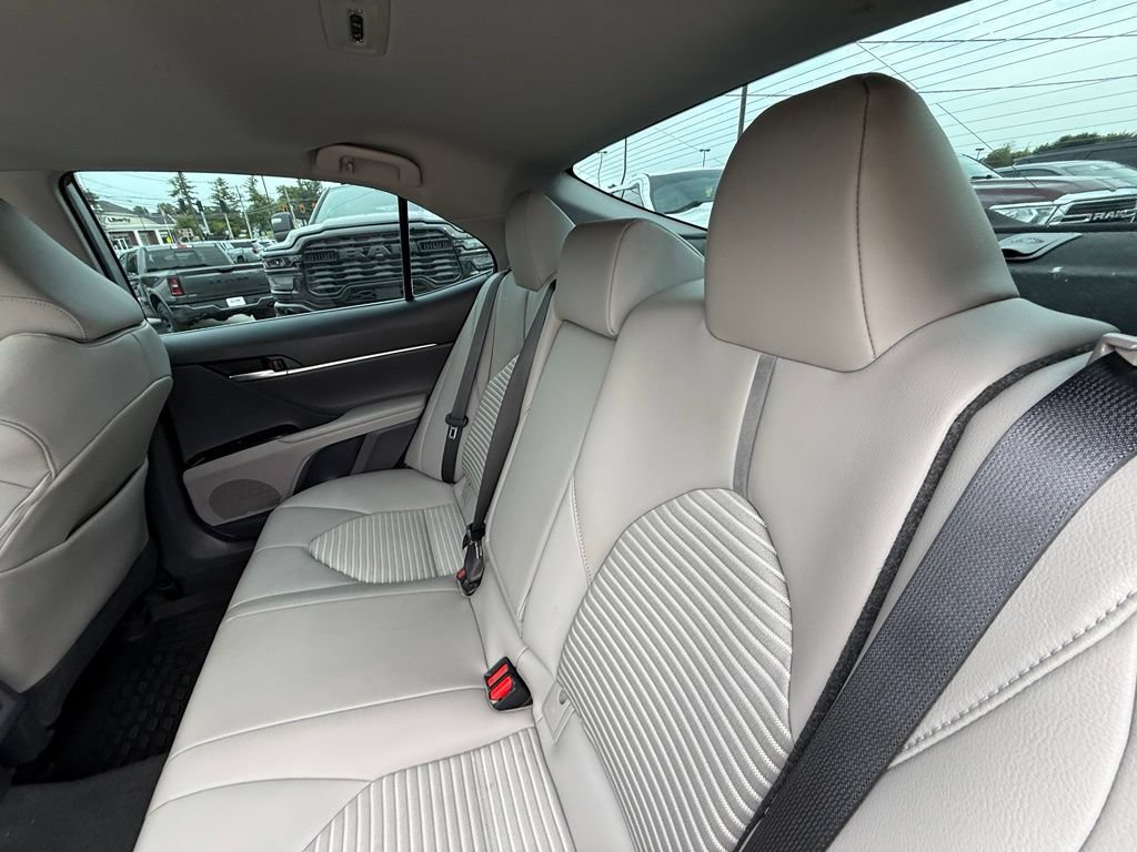 Used 2020 Toyota Camry SE FWD image 25