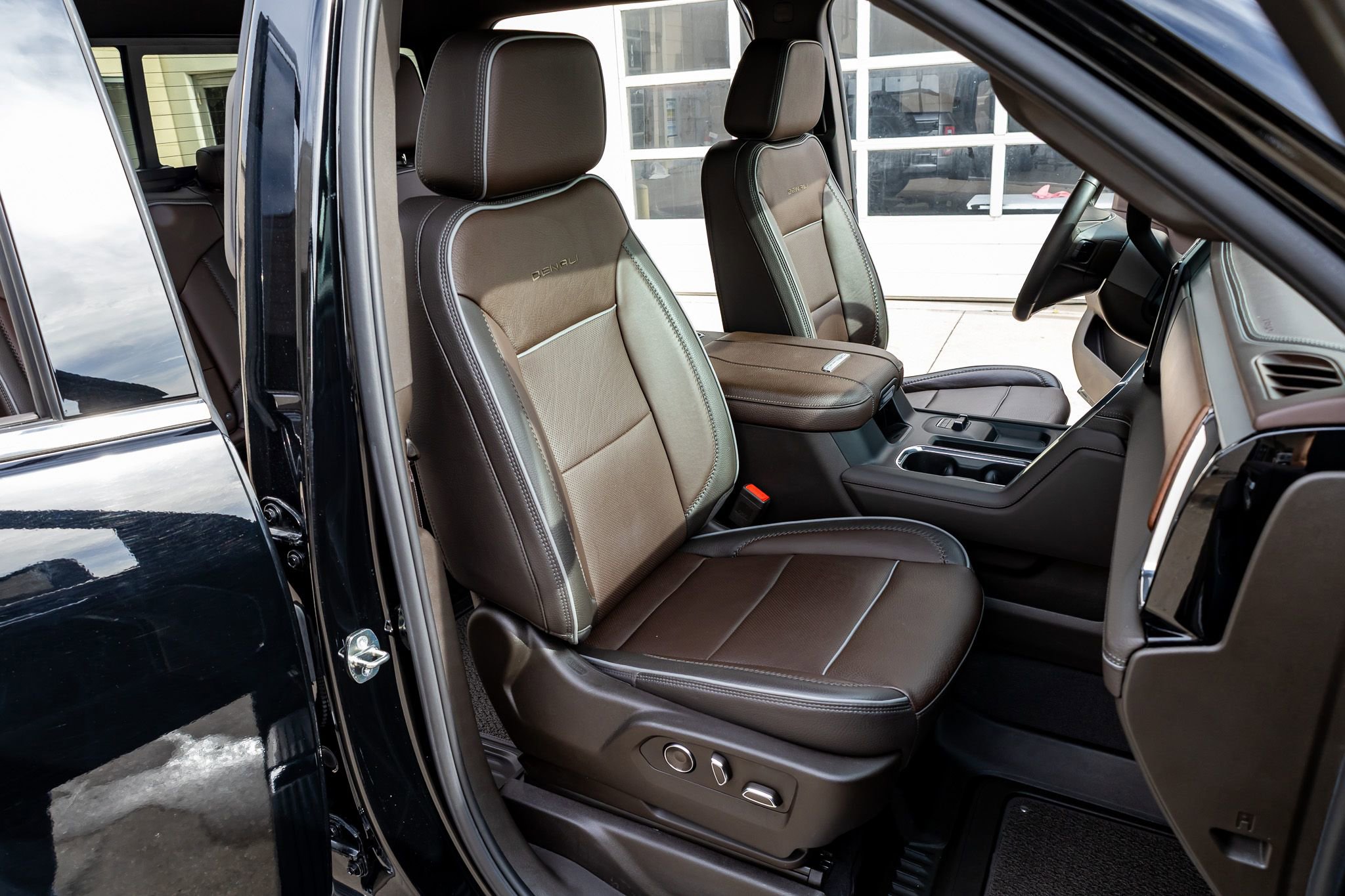 Used 2024 GMC Sierra 2500 Denali w/ Denali Reserve Package image 31