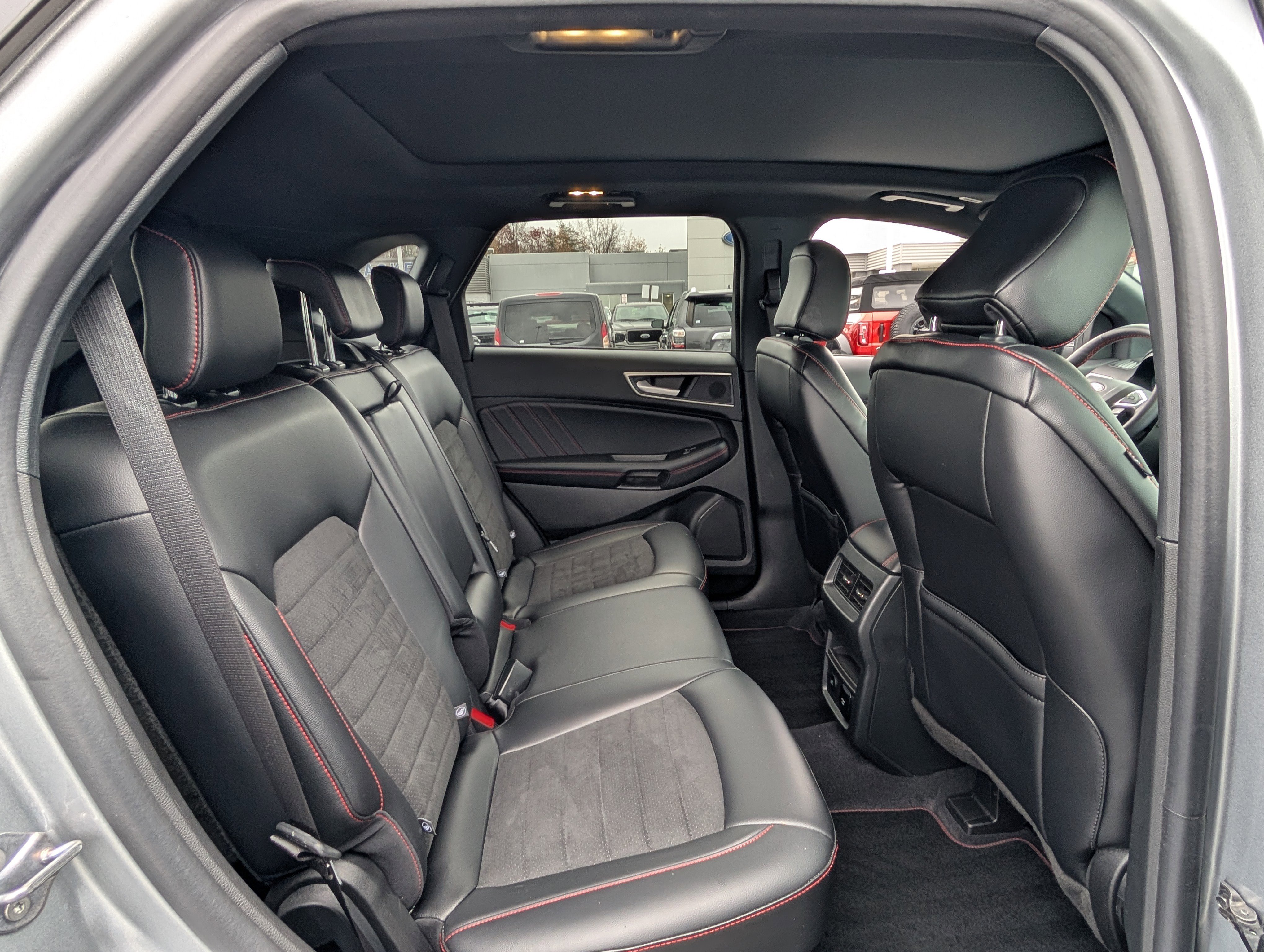 Certified 2024 Ford Edge ST-Line image 13