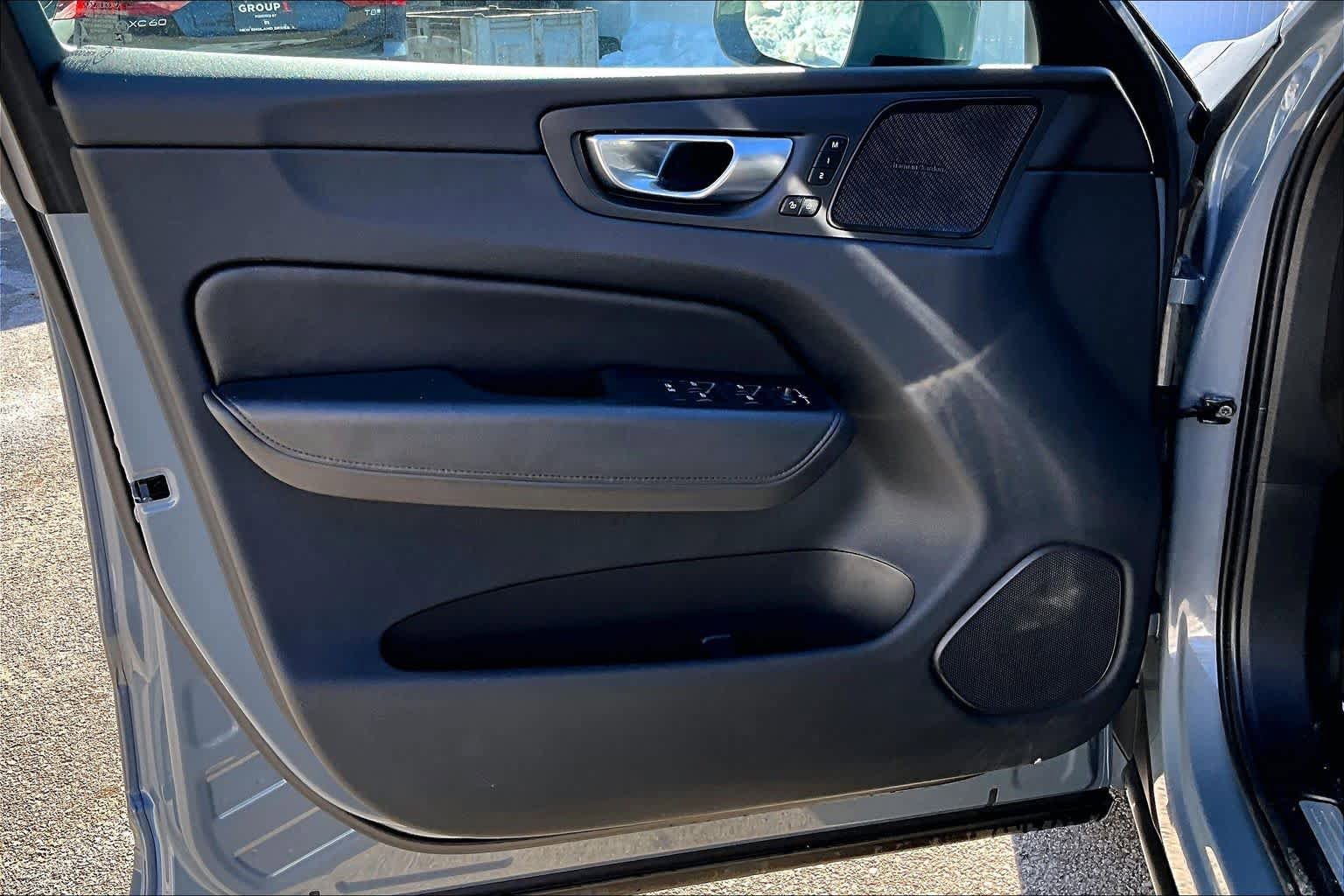 Certified 2023 Volvo XC60 B5 Plus w/ Climate Package AWD/4WD image 21