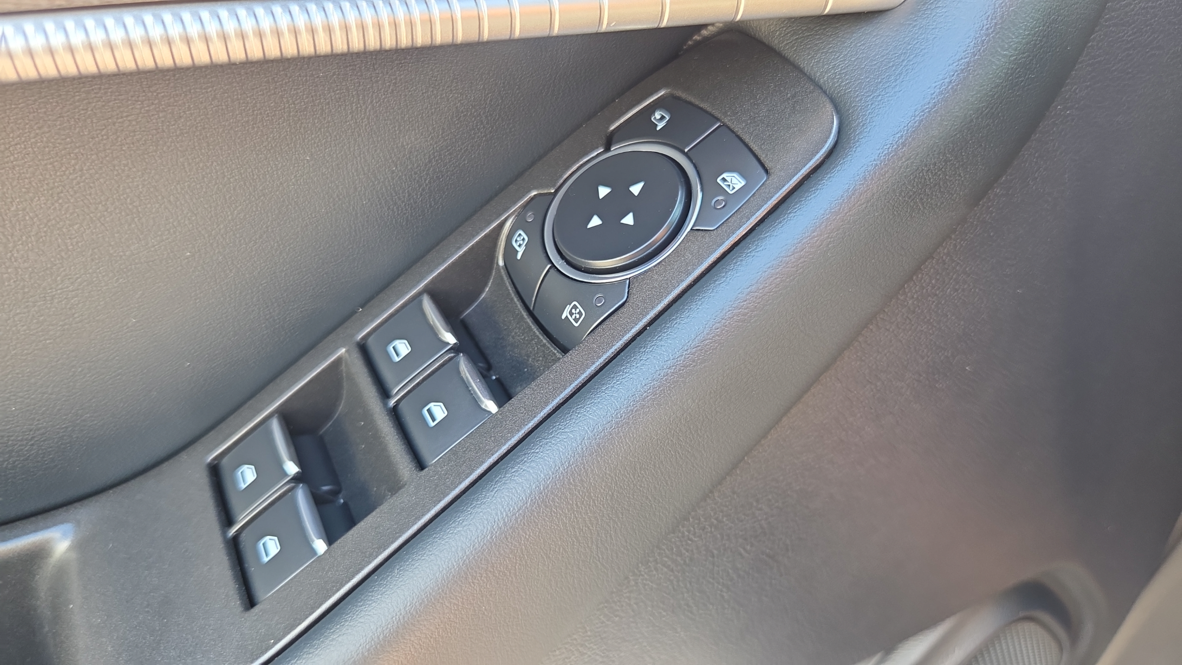 Used 2025 Ford Explorer ST-Line w/ Premium Package RWD image 28