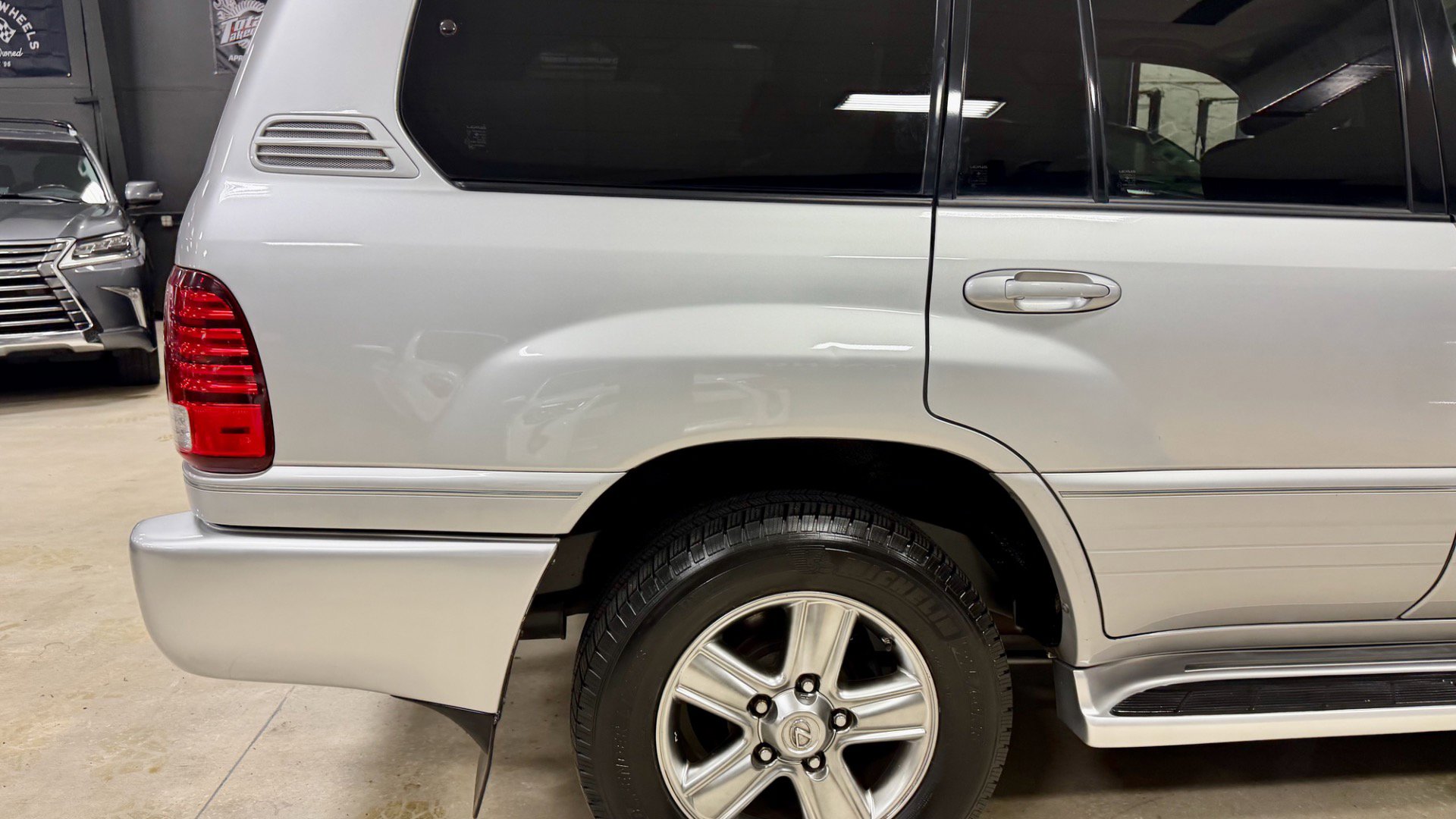 Used 2007 Lexus LX 470 4WD image 14