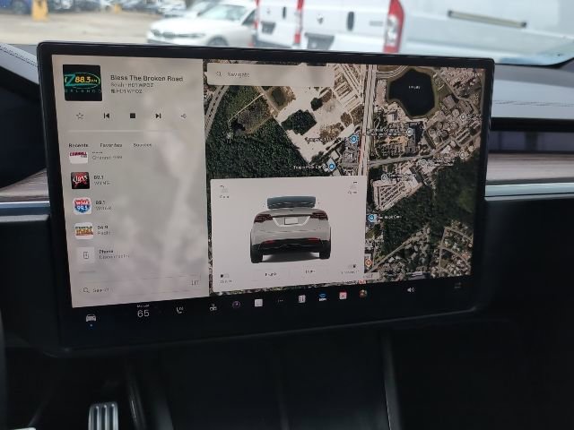 Used 2022 Tesla Model X image 13