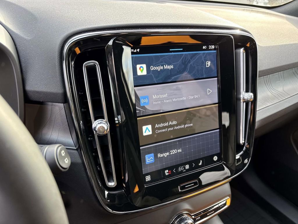 Used 2024 Volvo XC40 Recharge Core w/ Protection Package Premier image 19