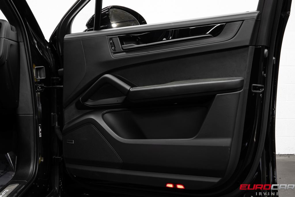 Used 2025 Porsche Cayenne GTS image 20