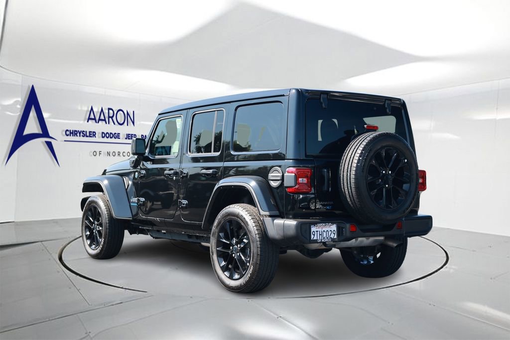 Used 2025 Jeep Wrangler Unlimited Sahara w/ Safety Group image 2