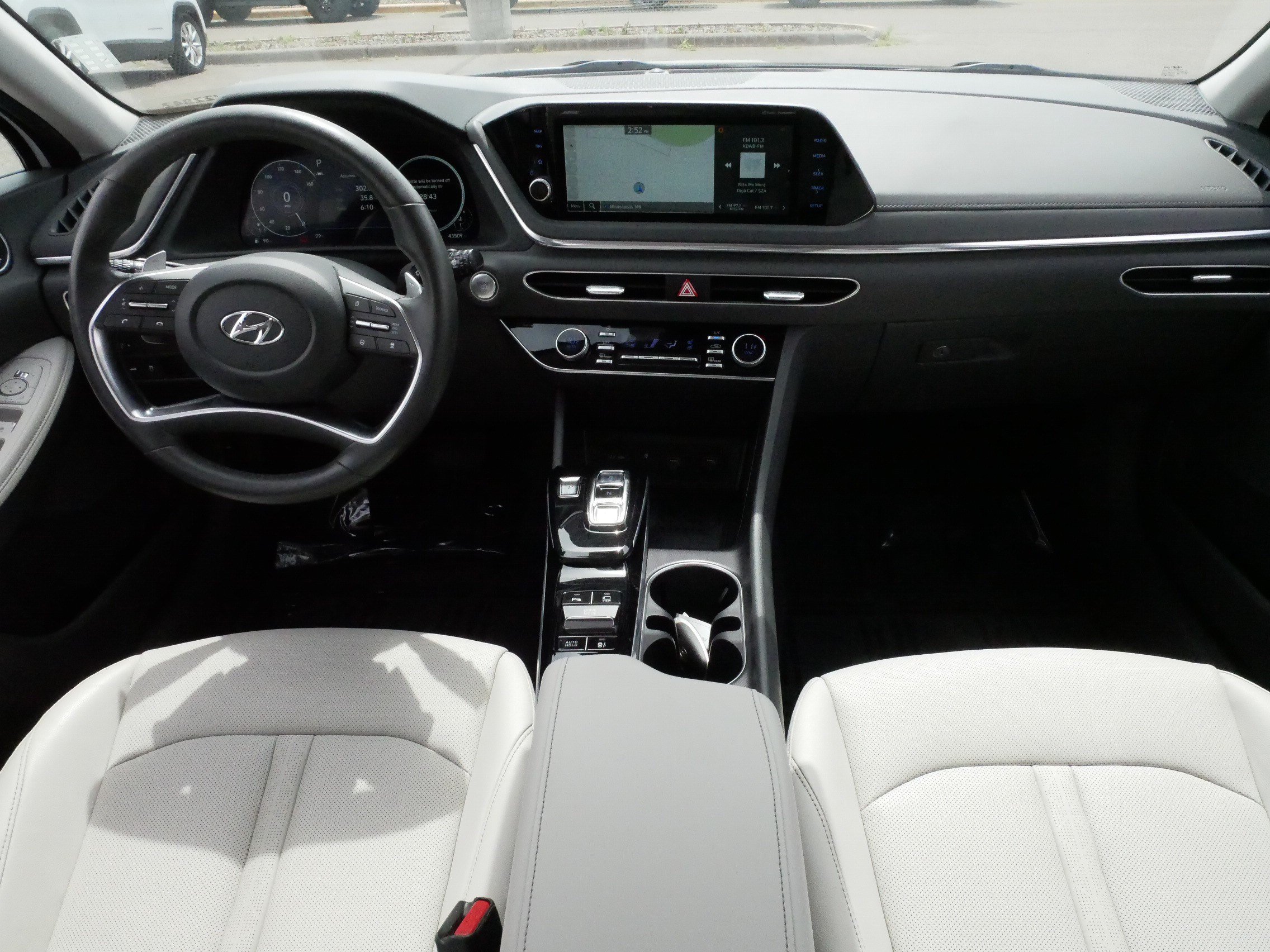 Used 2022 Hyundai Sonata Limited FWD image 10