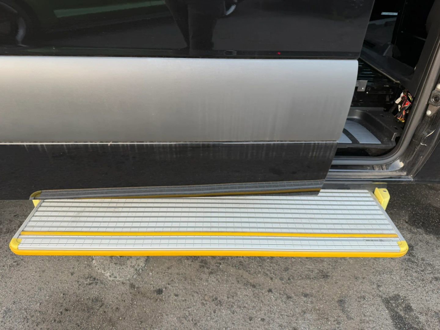 Used 2022 Mercedes-Benz Sprinter 2500 image 14