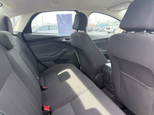 Used 2017 Ford Focus SE w/ Cold Weather Package image 29