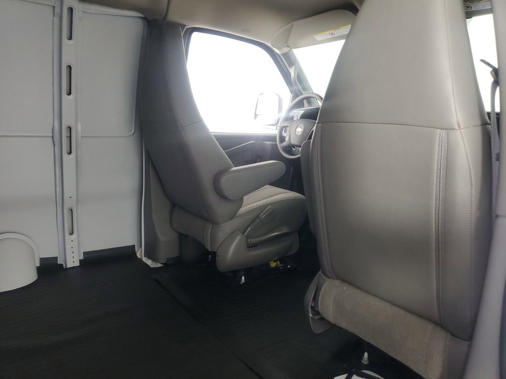 New 2026 Chevrolet Express 2500 w/ Driver Convenience Package image 12