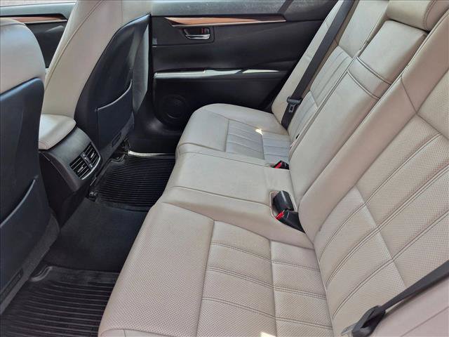 Used 2016 Lexus ES 350 w/ Luxury Package w/Wood Trim FWD image 17
